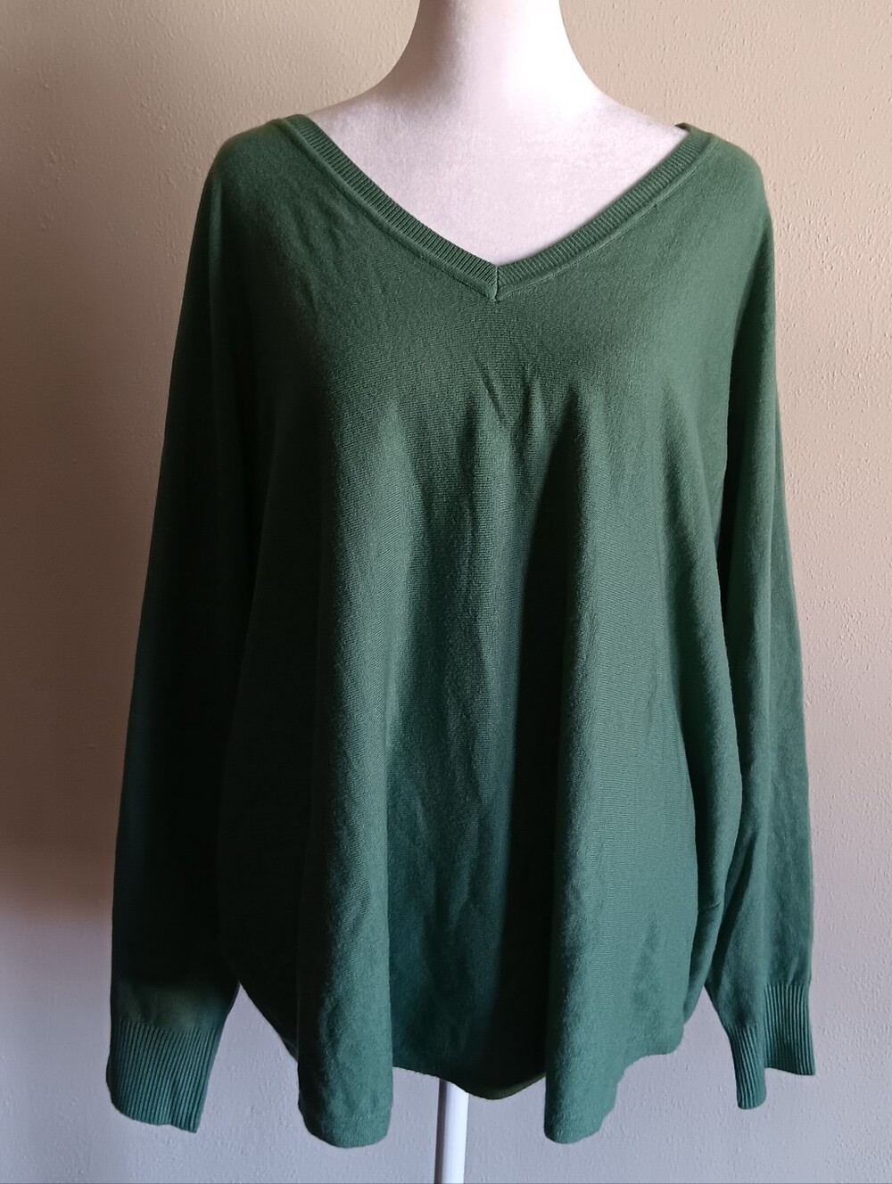 NWT Vilci Milano V-Neck Sweater in Meadow Green, Size 2X, Super Soft & Cozy